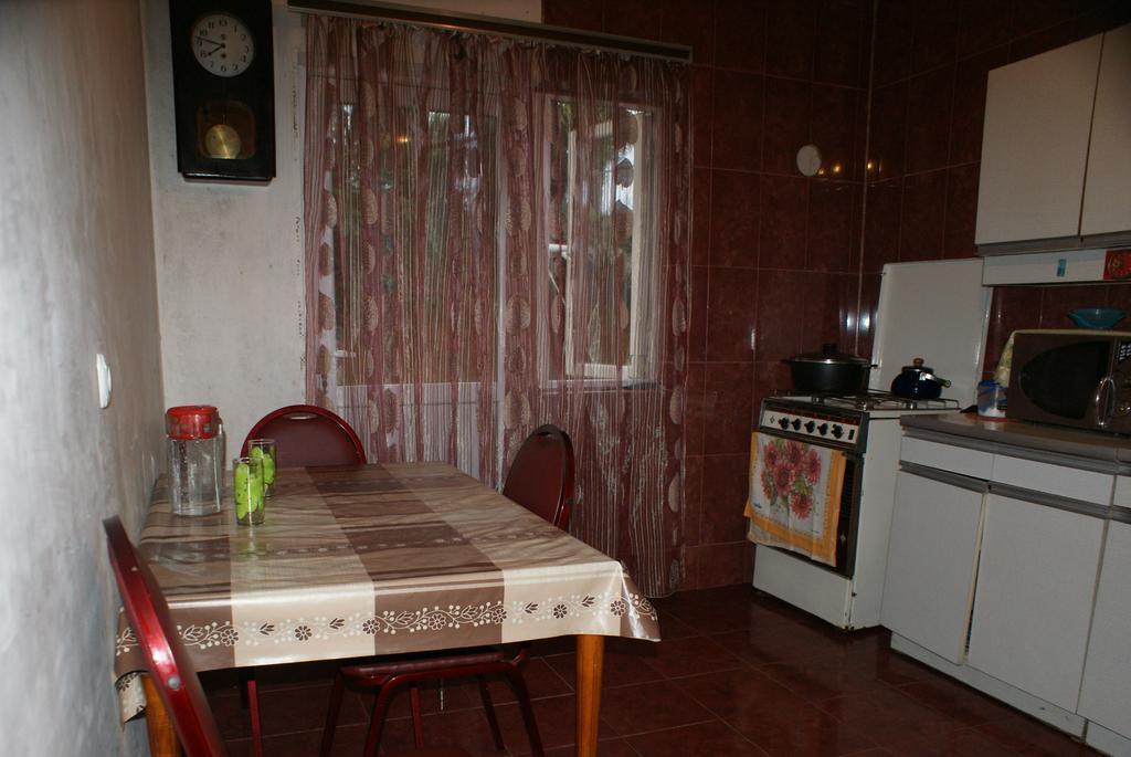 Merabi And Neli Guest House ماكينجاوري الغرفة الصورة