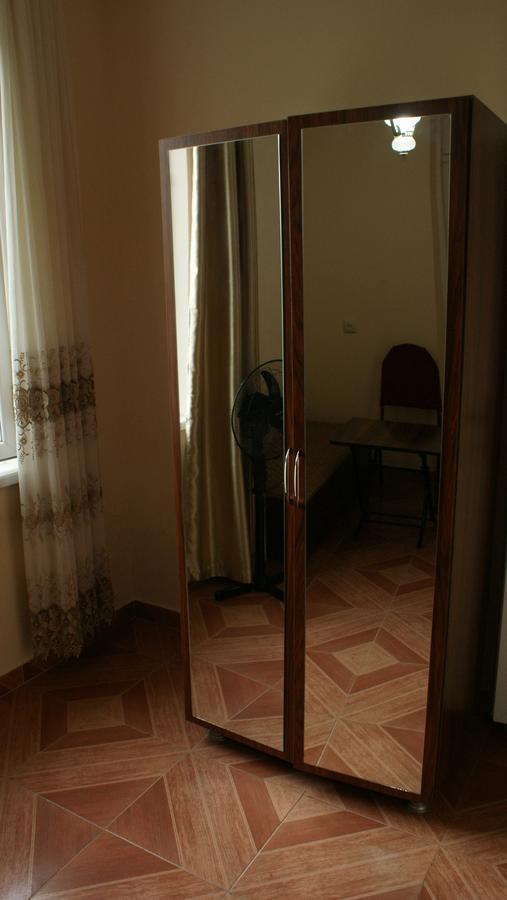 Merabi And Neli Guest House ماكينجاوري المظهر الخارجي الصورة